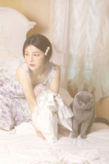 不戴胸罩的大乳少妇在线